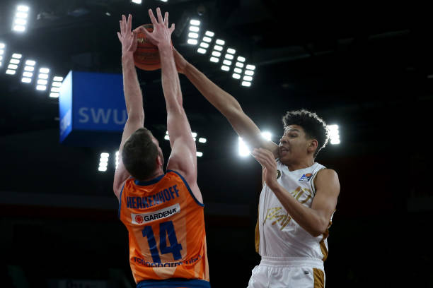 与防守细节 与防守细节