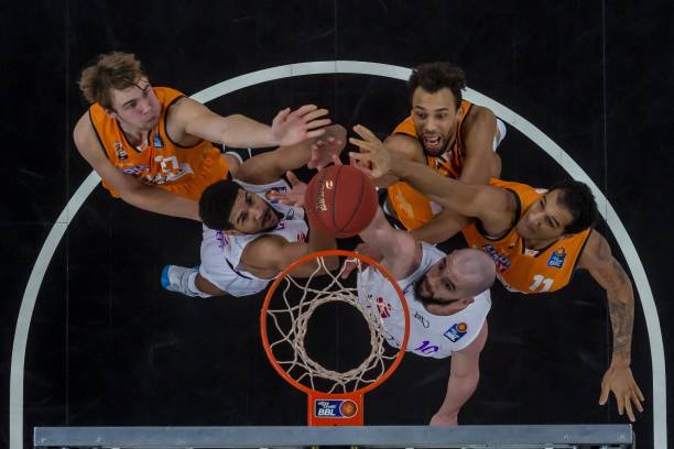 利的底线进 利的底线进