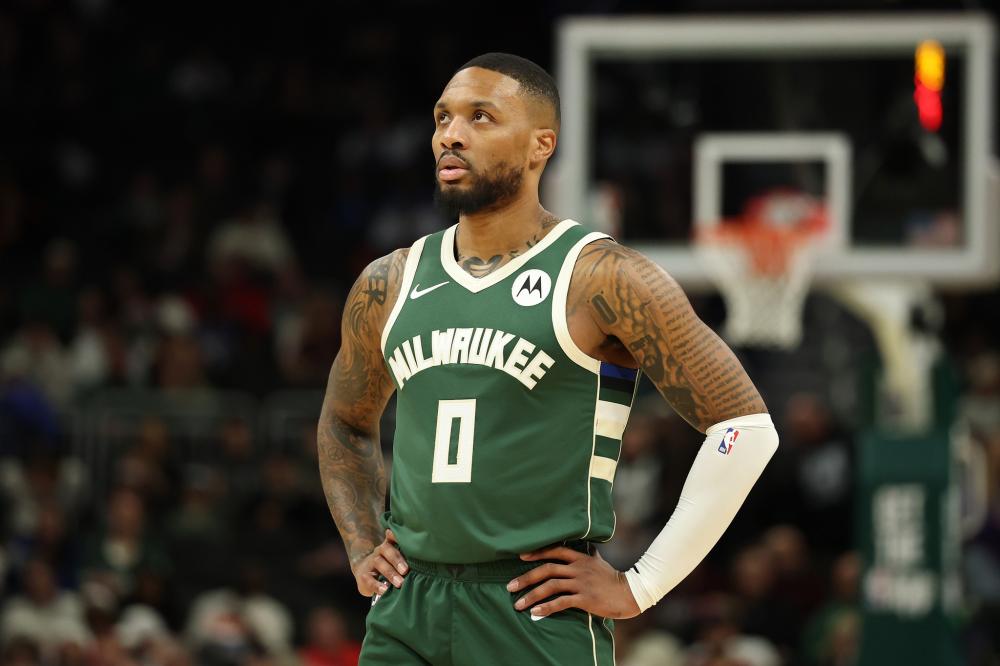 而在本届世 而在本届世